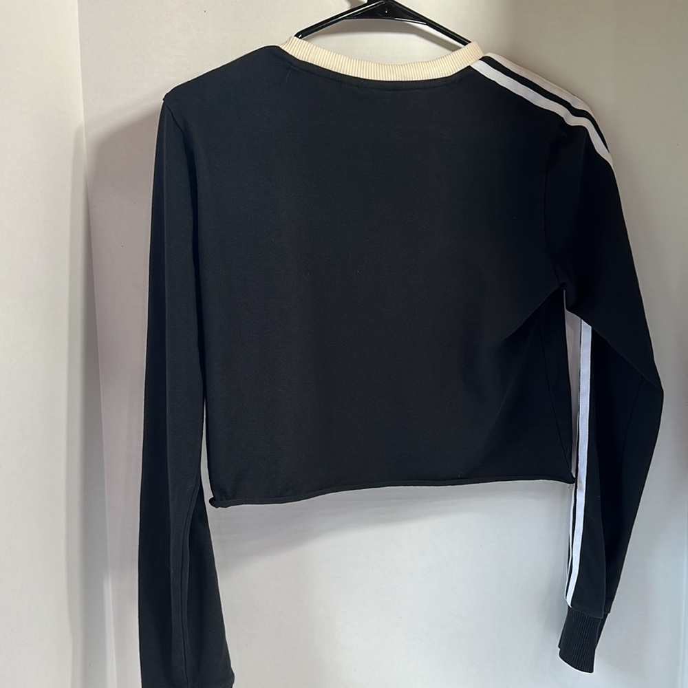 Adidas black and white cropped long sleeve top size small lounge - Picture 5 of 5